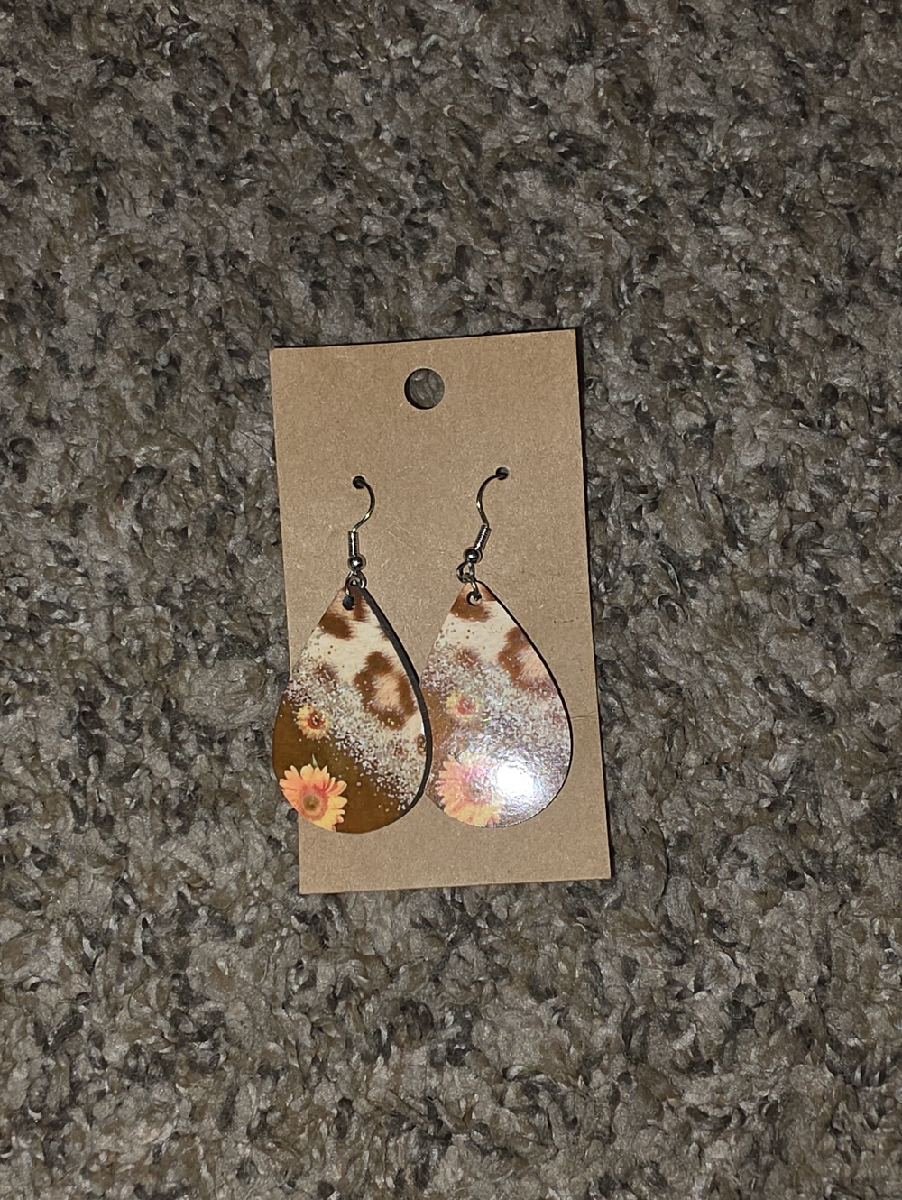 Womens Dangle Earrings! New In Package!